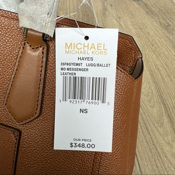Michael Kors Hayes Medium Messenger - Picture 8 of 8